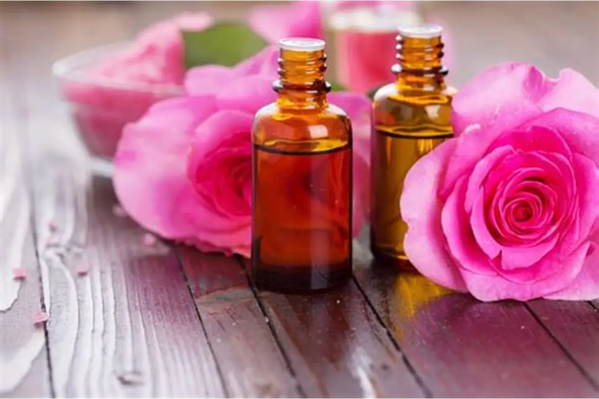 خرید گلاب صادراتی + عرق گل محمدی ۱۰۰٪ طبیعی